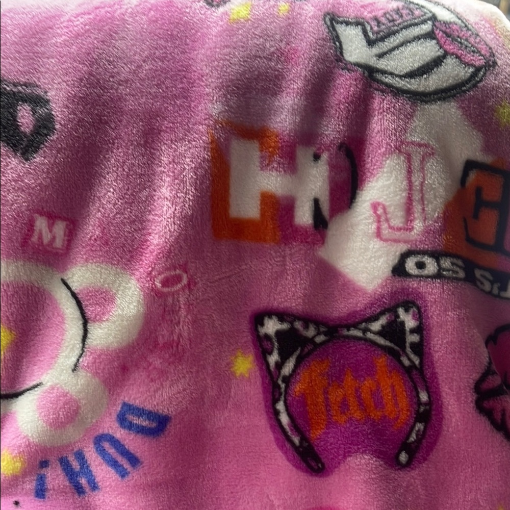 MEAN GIRLS Pink Graphic Fleece Blanket